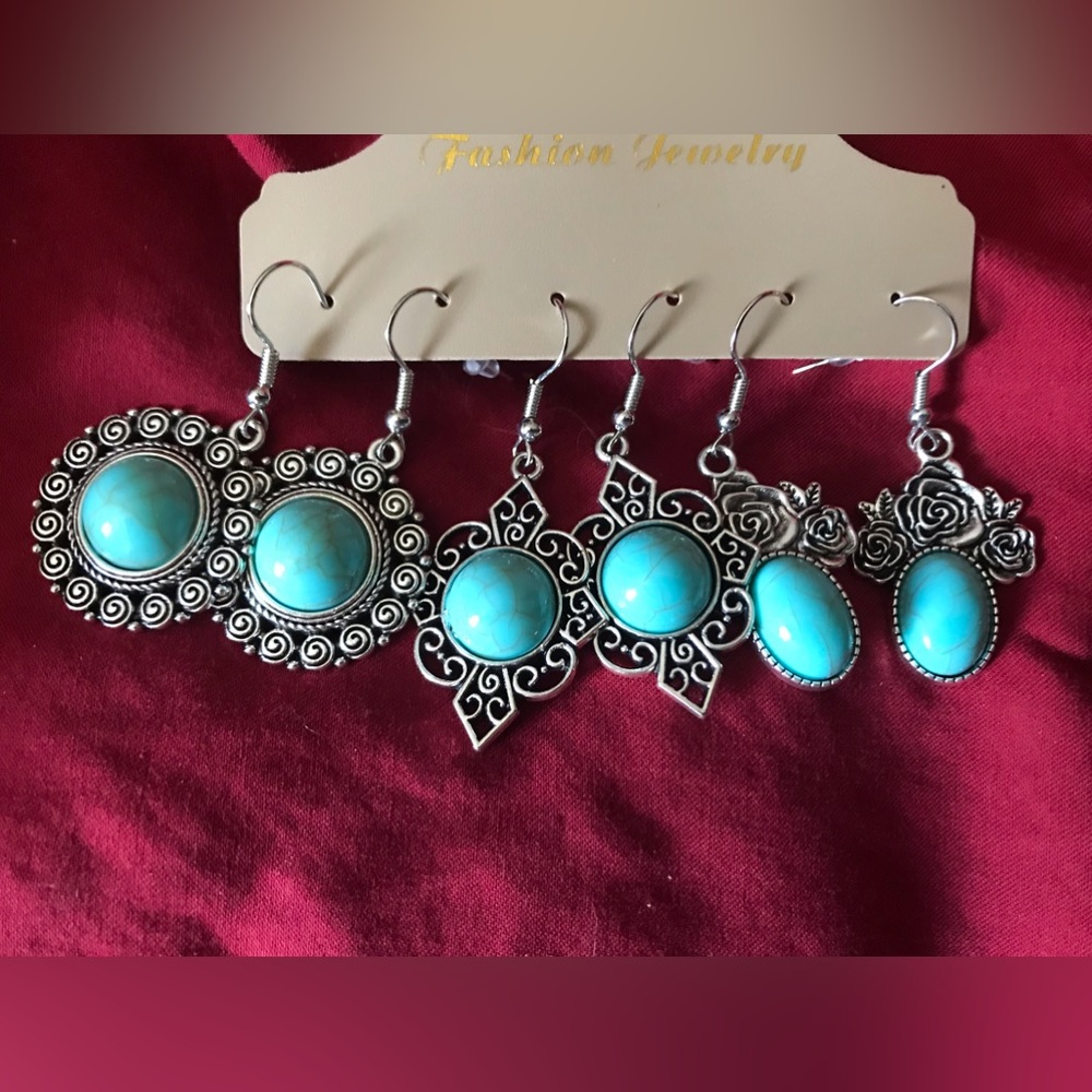 3 pair card of dangle earrings